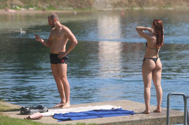 Karlovac: Osvježenje u rijeci Korani