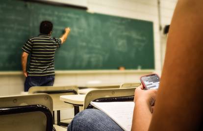 Studenti sve više varaju na ispitima, ali uz pomoć gadgeta