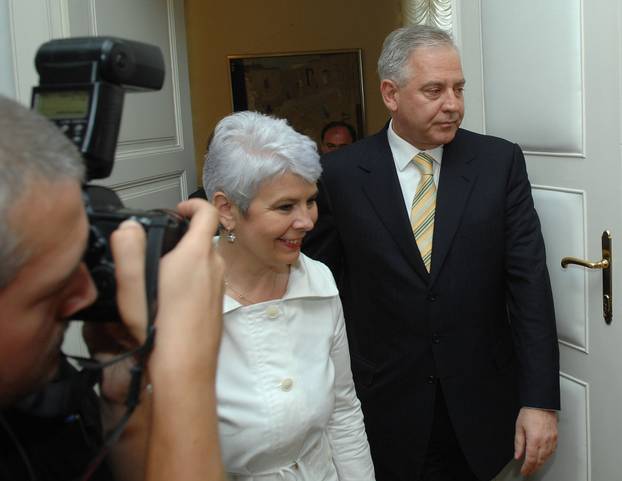 Zagreb: Ivo Sanader predao vlast premijerki Jadranki Kosor