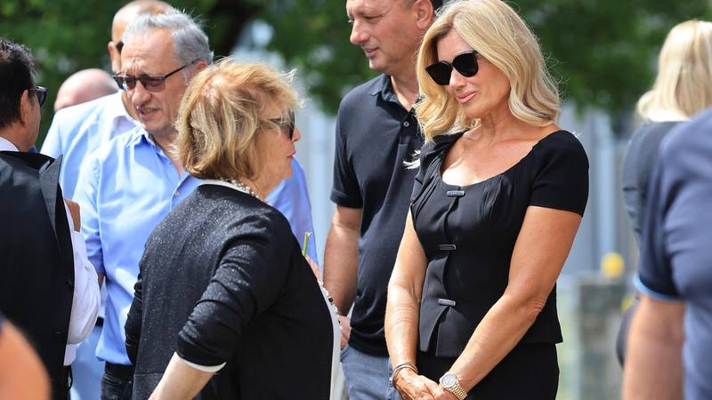 Vanja Horvat u javnosti nakon dugo vremena: Na Mirogoju se oprostila od bivše svekrve