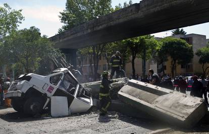 Potres magnitude 7,6 Richtera pogodio Meksiko, nema žrtava