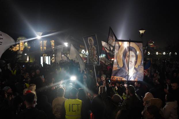 Beograd: Studenti u blokadi organizirali su ispred zgrade Rektorata skup pod nazivom "Znanje je moć"
