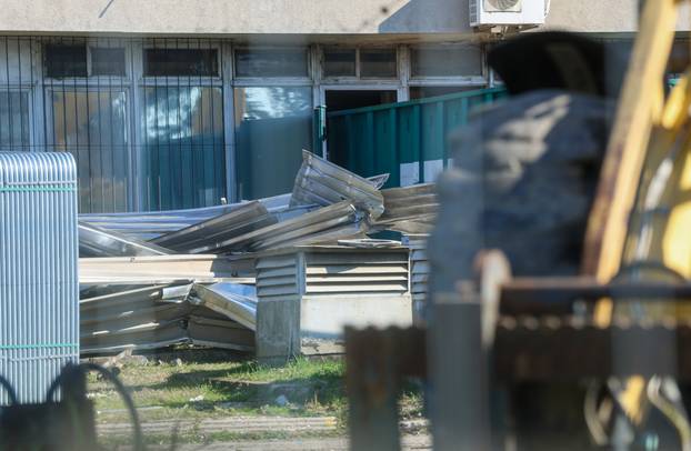 Zagreb: Bageri ruše popratni dio Vjesnikovog nebodera