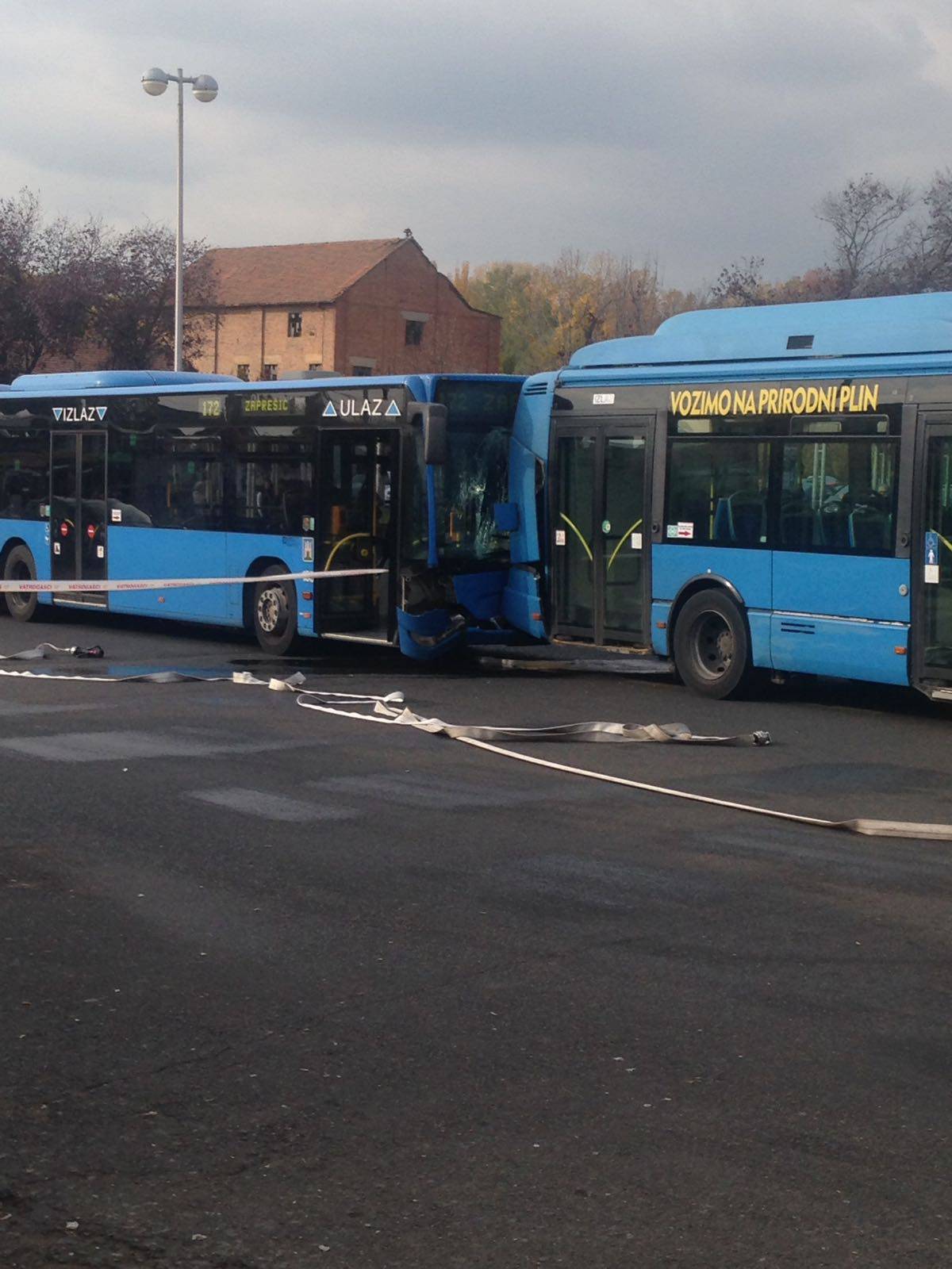 Kaos na Črnomercu: Sudar tri busa, jednom vozaču je pozlilo