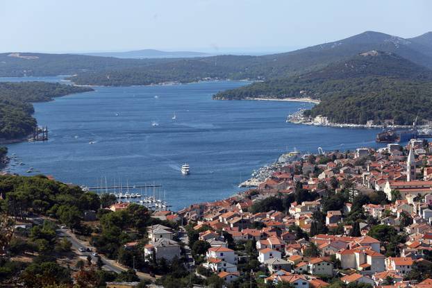 Panorama grada i otoka Malog Lošinja