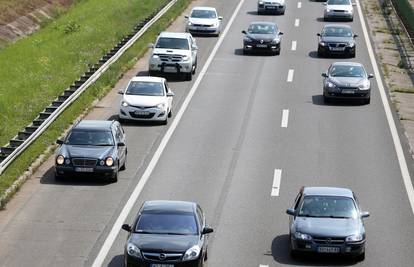 Trijezan vozač (20) na autocesti udario pijanog (32): Odbacio ga je u kanal, teško je ozlijeđen...