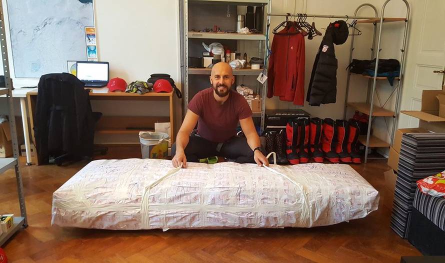 U 50 dana pješice će proći čak 1200 km i to na -40 stupnjeva!