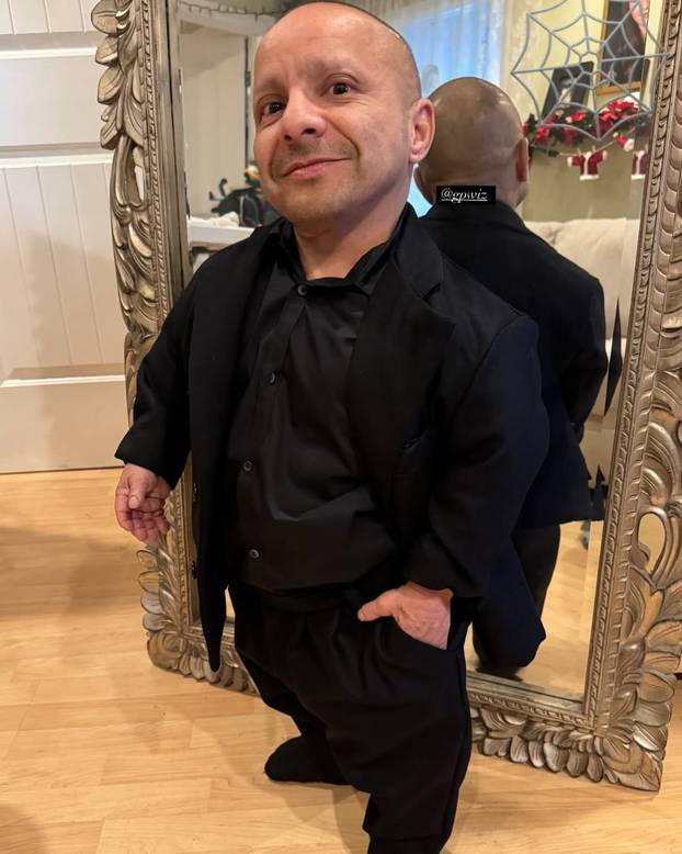 FOTO Ona je visoka 188 cm, a on svega 89 cm. Ljubavni su par: 'U krevetu smo svi iste visine'