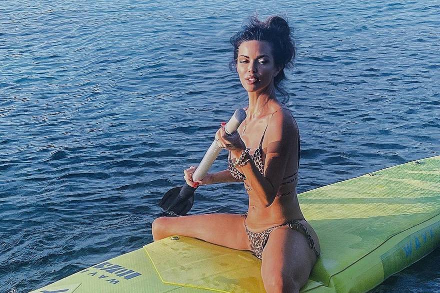 Pišek pozirala u leopard bikiniju: 'jedno emotivno retro putovanje'