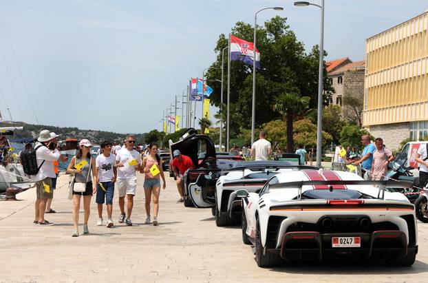 Šibenik: Turneja Ferrari Cavalcade 2026. s više od 120 Ferrarija na šibenskoj rivi