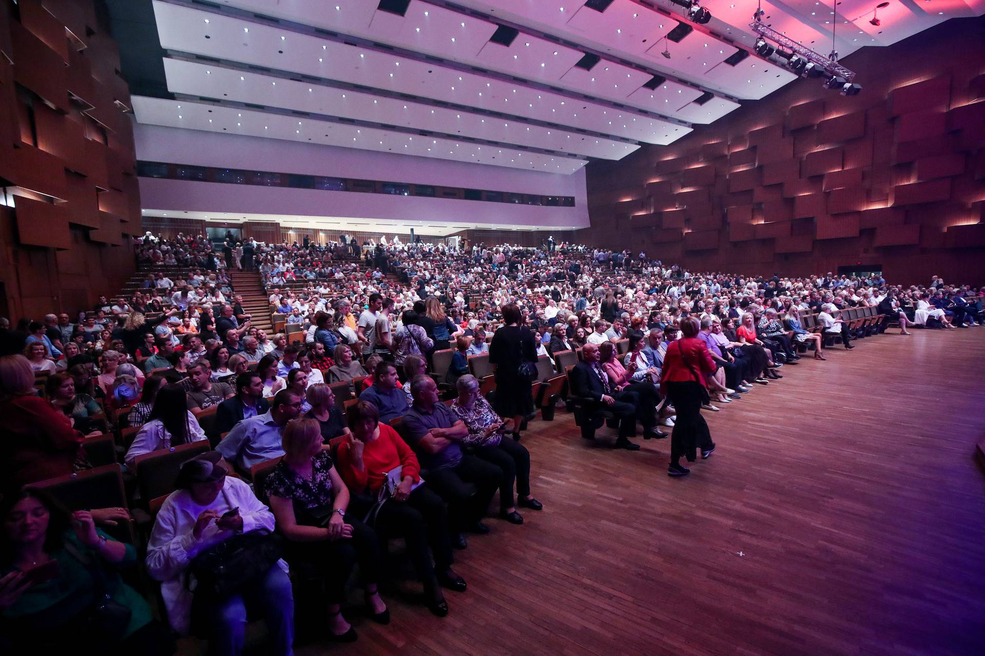 Zagreb: Dražen Zečić održao koncert u KD Vatroslav Lisinski