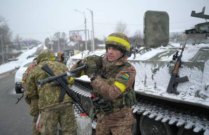 Ukrajinski dužnosnik:  'Deseci mrtvih i stotine ranjenih nakon raketiranja Harkiva'