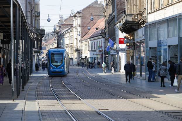 Zagreb: Sunčana nedjelja u centru grada