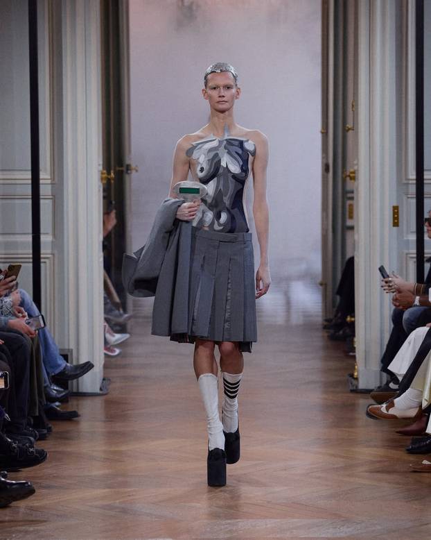 FOTO Vanzemaljci na Pariškom tjednu mode! 'Dolazimo u miru'