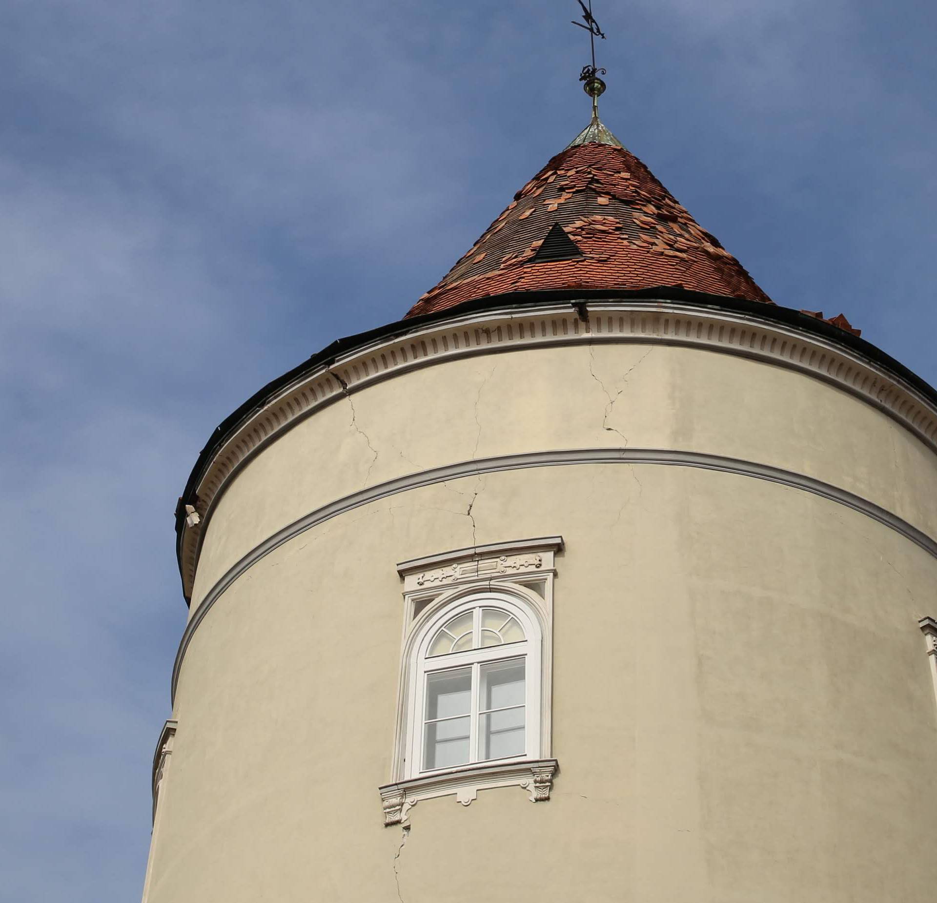 Biskupija objavila fotografije uništenja katedrale i dvora