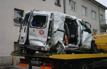   Dvoje ozlijeđeno u nesreći na autocesti  kraj Gospića 