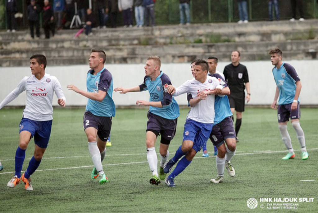 Hajdukov junior Šimić pao je u nesvijest za vrijeme utakmice