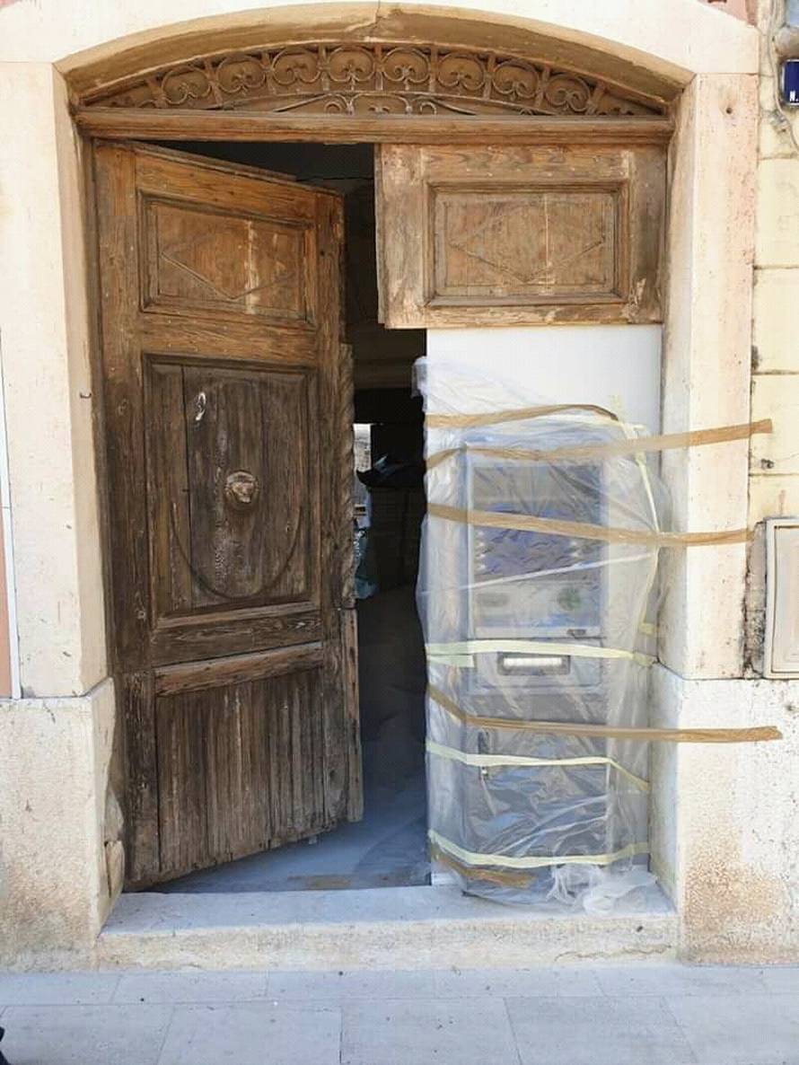 'Vrata nisu uništena. Sve ćemo vratiti kako je bilo, ako treba...'