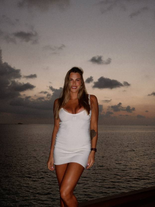 FOTO Najzgodnija tenisačica istaknula obline u uskoj majici