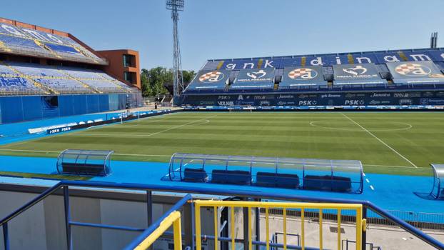 Galerija maksimirskog kaosa! Razbijeni prozori, prevrnuti WC, pokidani panoi, voda u tunelu...