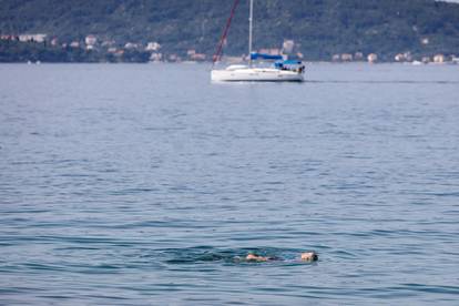 FOTO Prvi je dan ljeta: Evo kako turisti uživaju u Zadru, Splitu...