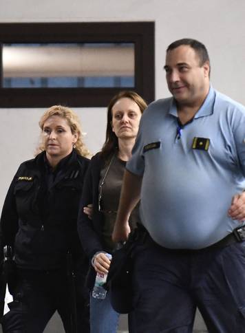 Zagreb: Dovo&dstrok;enje uhi&cacute;enih u prostorije USKOK-a