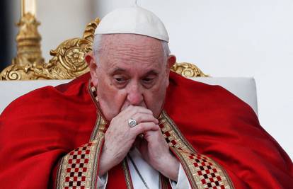 Papa otkazao obaveze, u bolnici je zbog problema sa srcem? Vatikan: Pregled je bio zakazan