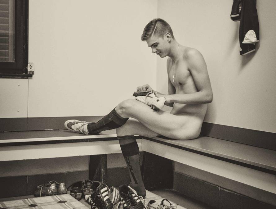 Goli niželigaši: Igrači Plomina snimili su kalendar za 2017.