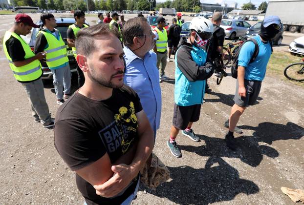 Zagreb: Radnici Wolta koji prosvjeduju okupili su se ispred Velesajma