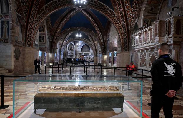 24sata Mnogobrojni hodočasnici pohodili su grad Assisi povodom obljetnice smrti Franje Asiškog