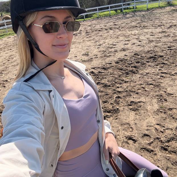 FOTO S 31 godinom oprostila se od tenisa, a zbog obrijane glave izgubila je vrijedno sponzorstvo