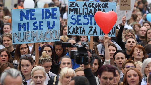 Zagreb: Nekoliko tisuÄa medicinskih sestara krenulo prema Trgu svetog Marka