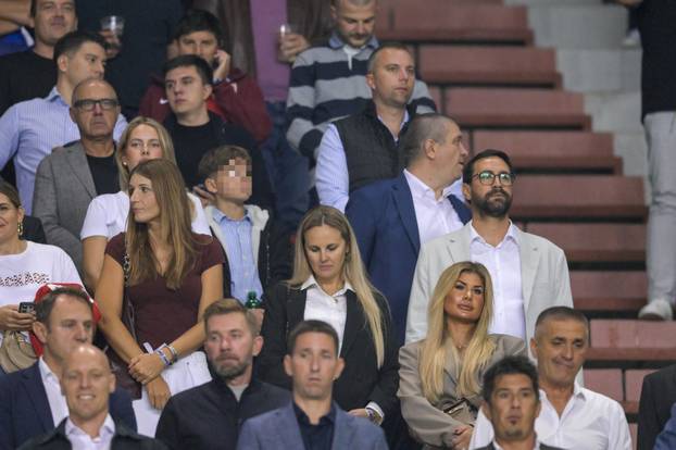 FOTO Obitelj Modrić bodrila je naše nogometaše na Poljudu: Evo tko je još bio na tribinama