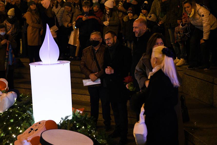 Na Manduševcu zapaljena prva adventska svijeća