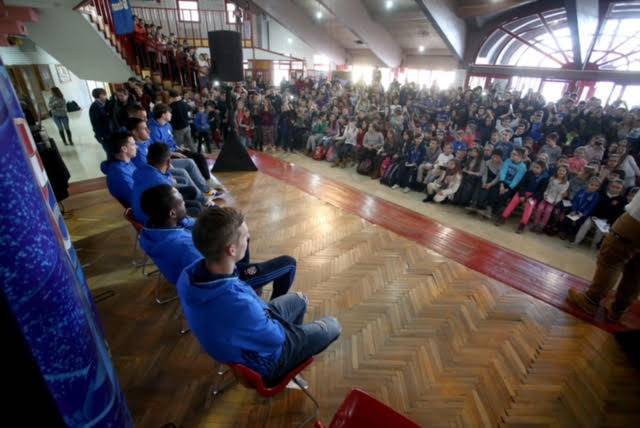 Dinamove zvijezde oduševile klince druženjem u Granešini