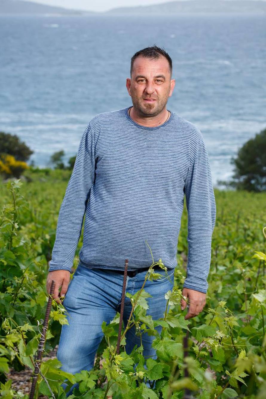 Ante Munitić iz 'Ljubav je na selu' u zagrljaju nove djevojke