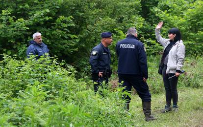 Fotografije palog aviona: 'Ipak je odgođeno izvlačenje olupine, jako je nepristupačan teren'