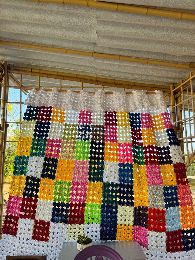 Oduševile svijet! Mama i kći od 8.000 odbačenih staklenih boca izgradile su inovativan dom