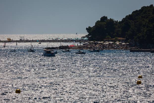 Bol: Pogled sa Dominikanskog Samostana prema Zlatnom Ratu