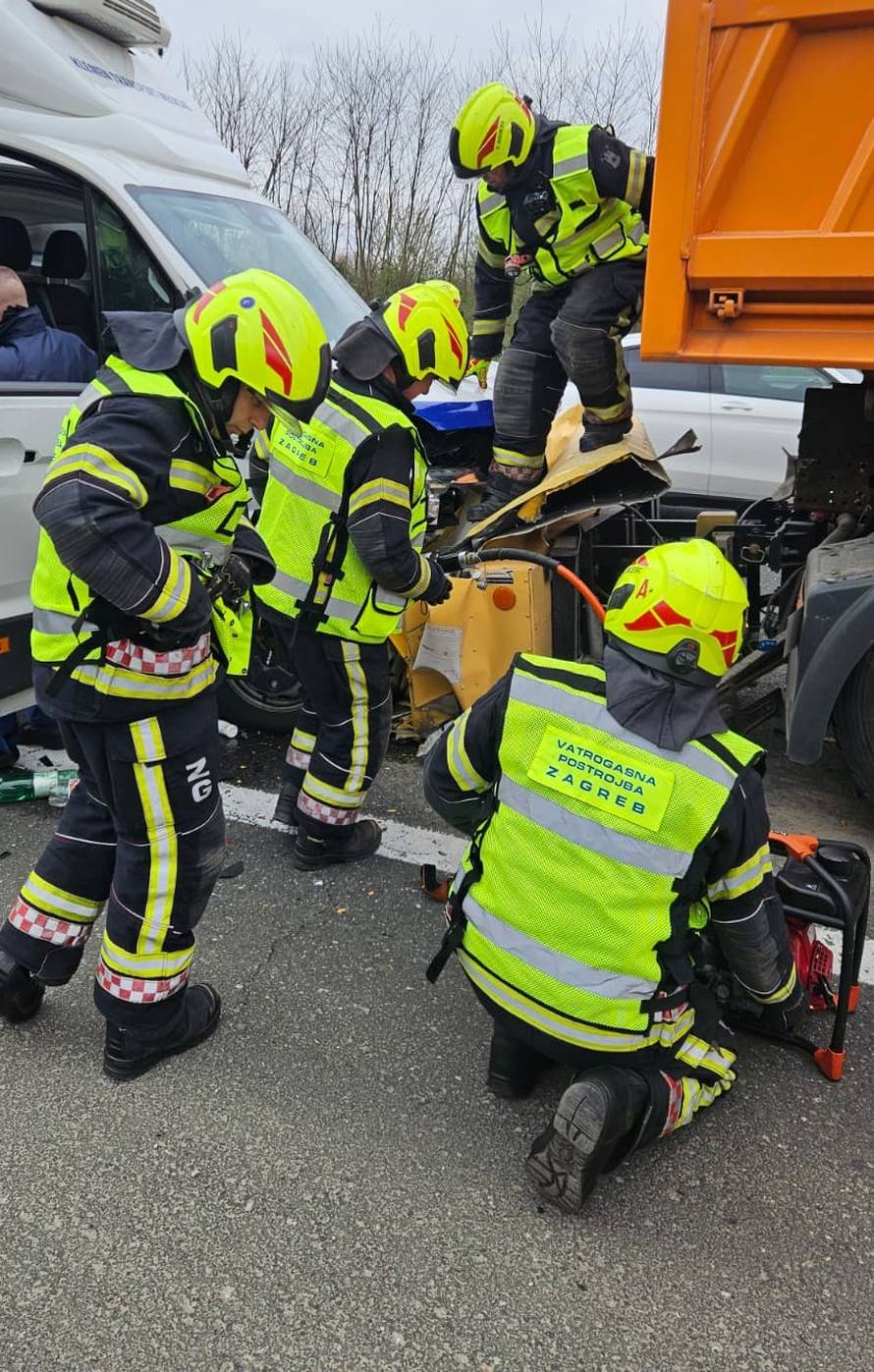 Teška nesreća na obilaznici u Zagrebu. Izvlačili čovjeka iz kamiona, kolona je duga 2 km!