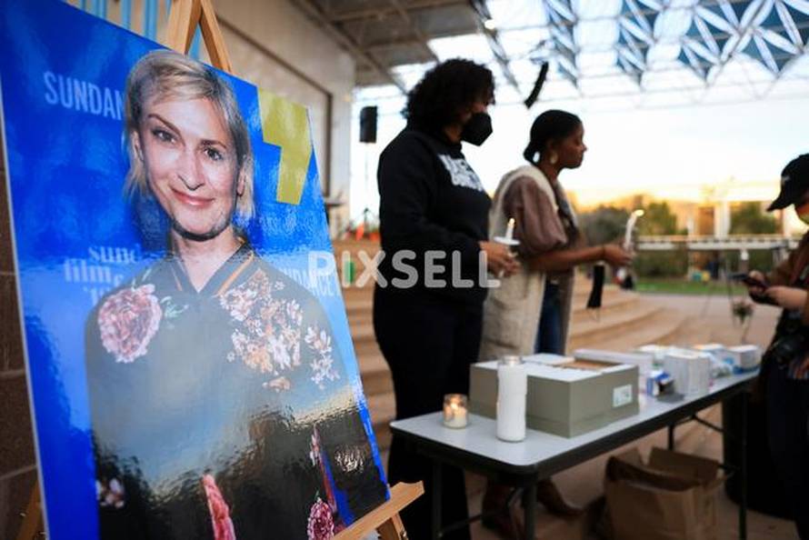 Vigil for cinematographer Halyna Hutchins in Albuquerque