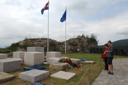 Vječni plamen na Oltaru domovine ponovno gori