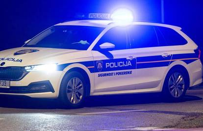 Teška nesreća kod Rakovice: Motocikl sletio s ceste, dvoje ljudi je teško ozlijeđeno