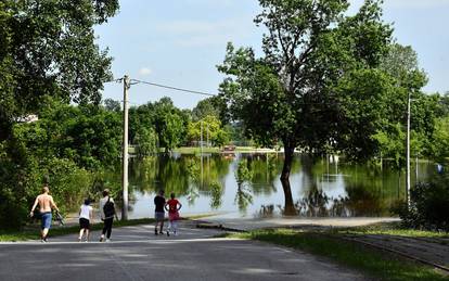 Slavonski Brod: Sava poplavila Sportsko rekreacijski centar Poloj