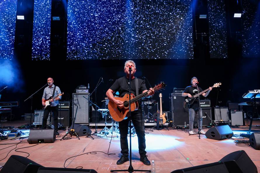 Frankfurt: Hrvatska noć u Suwag Energie Areni