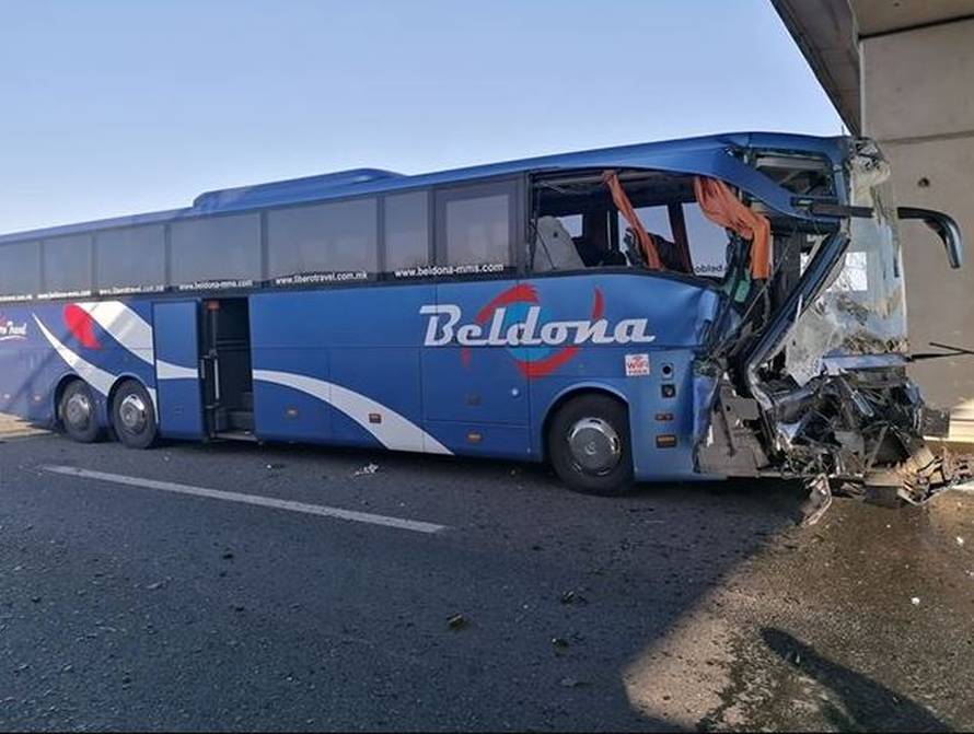 Bus i kamion sudarili se na A3, sedmero ljudi završilo u bolnici