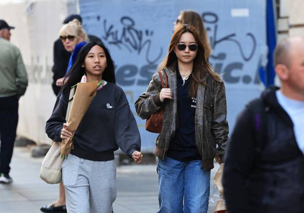 Cvijeće u rukama znak je obilježavanja Međunarodnog dana žena
