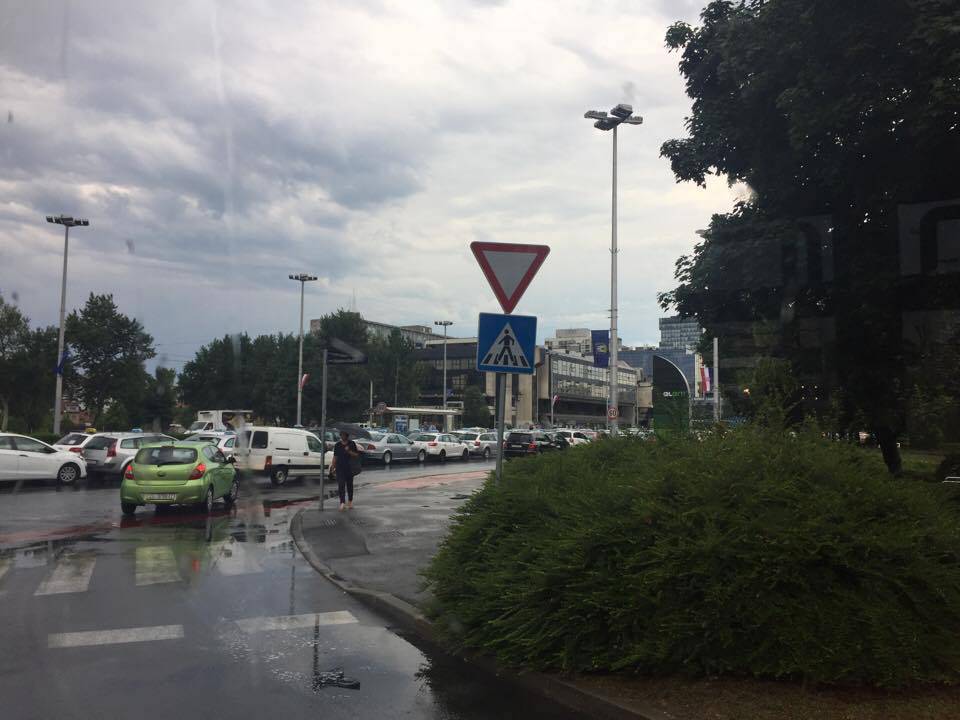 Prometni kaos u Zagrebu: Taksisti blokirali Vukovarsku