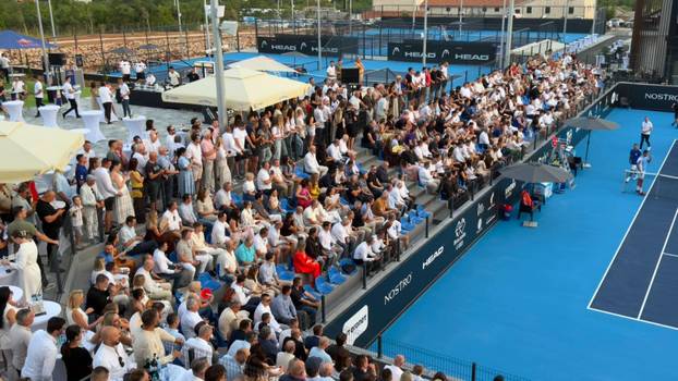 FOTO Novak Đoković pjevao i 'prosvjedovao' u Međugorju: Kumovi žele dovesti i ATP turnir