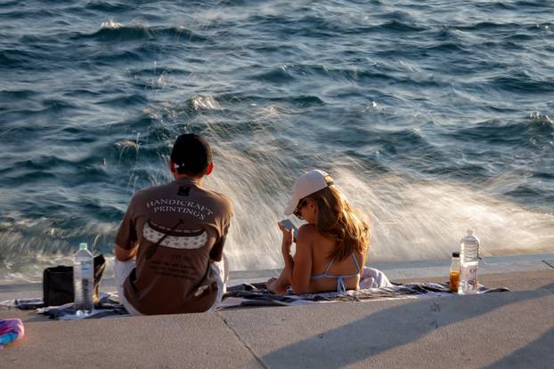 Zadar: Turisti uživaju u šetnji gradom